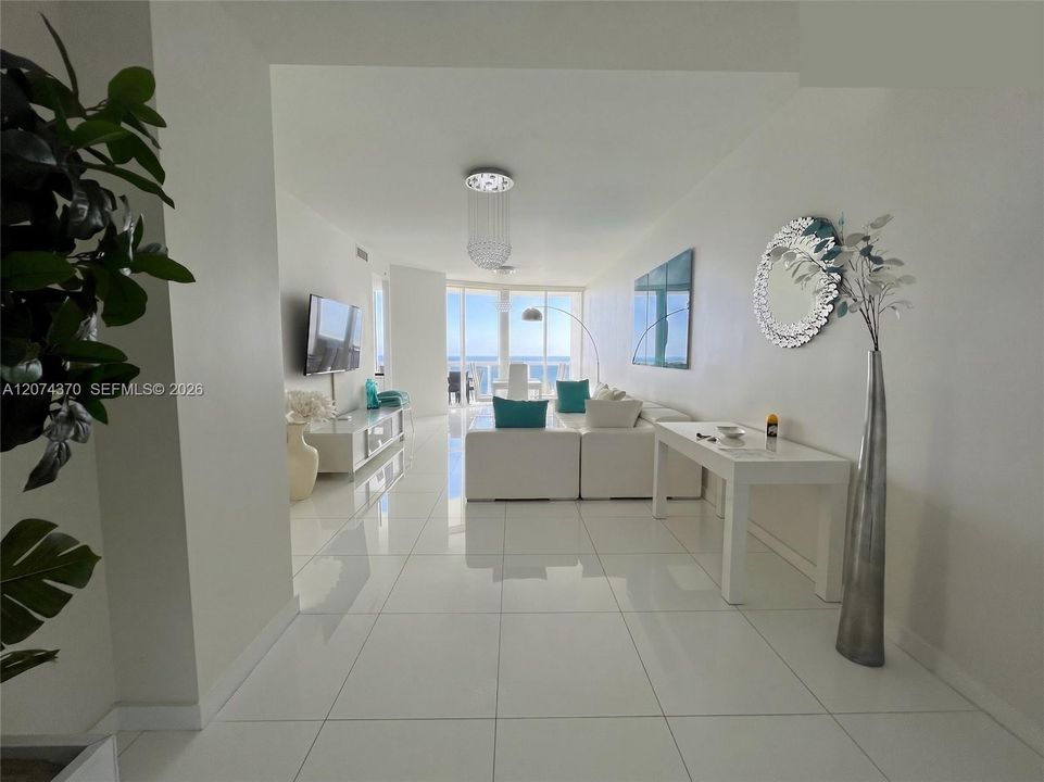 For Rent: $8,500 (2 beds, 2 baths, 1722 Square Feet)