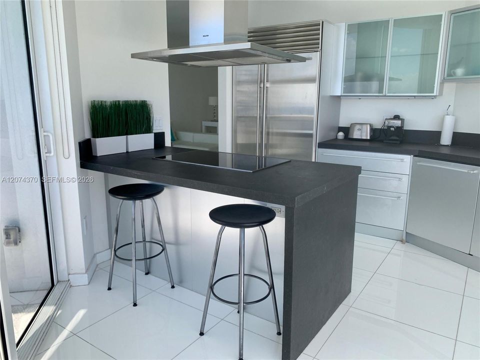 For Rent: $8,500 (2 beds, 2 baths, 1722 Square Feet)