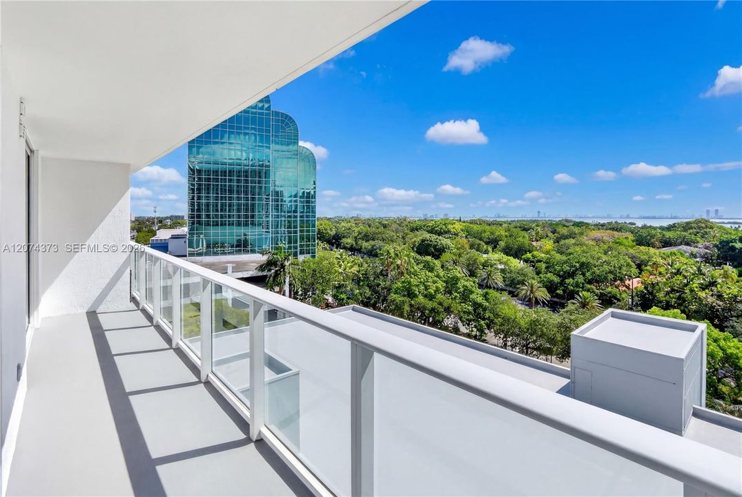 For Rent: $2,850 (1 beds, 1 baths, 730 Square Feet)