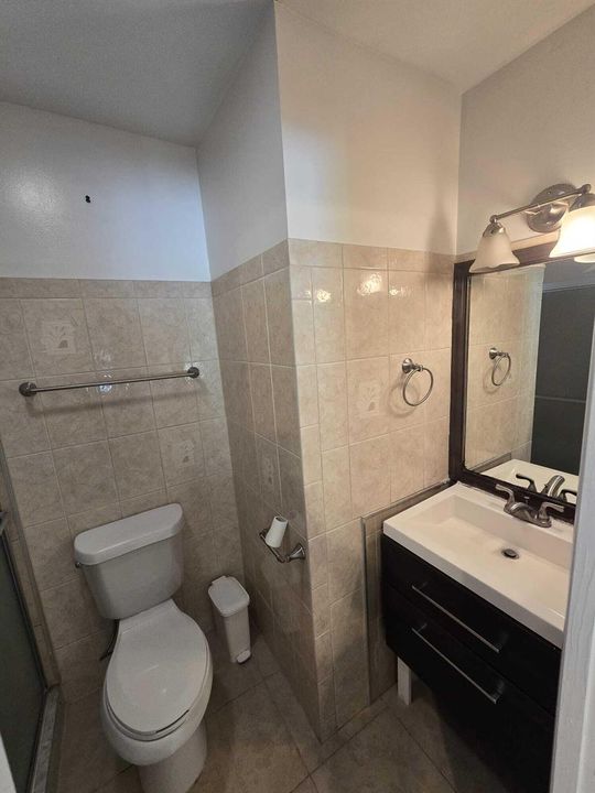13696 2nd Bathroom
