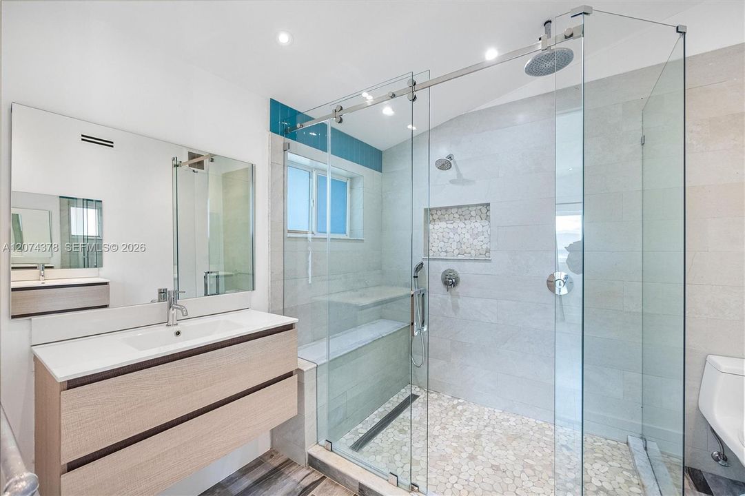 For Rent: $12,000 (5 beds, 3 baths, 3002 Square Feet)