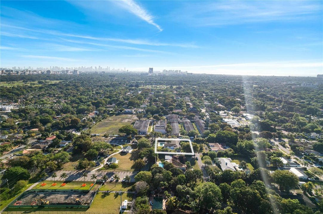 For Rent: $12,000 (5 beds, 3 baths, 3002 Square Feet)