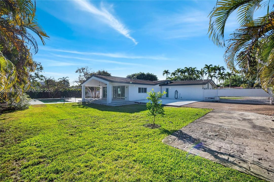 For Rent: $12,000 (5 beds, 3 baths, 3002 Square Feet)