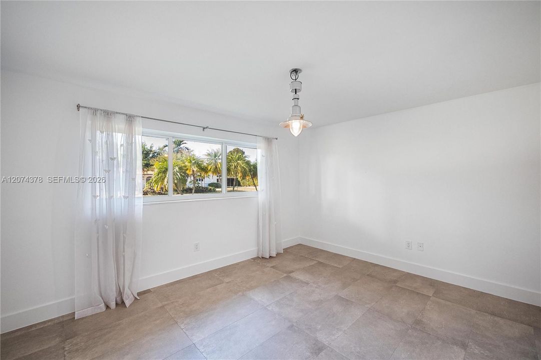 For Rent: $12,000 (5 beds, 3 baths, 3002 Square Feet)