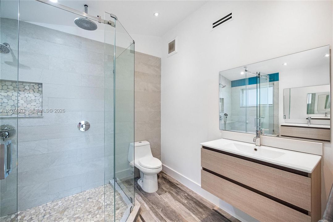 For Rent: $12,000 (5 beds, 3 baths, 3002 Square Feet)