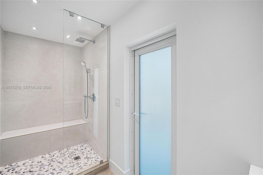 For Rent: $12,000 (5 beds, 3 baths, 3002 Square Feet)