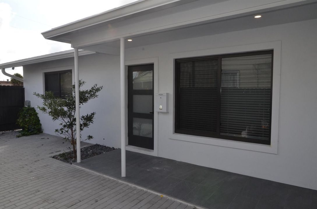 515Palmettofrontdoor