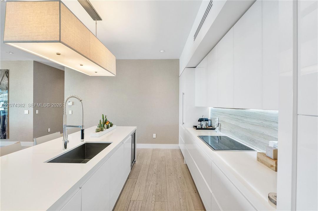 For Sale: $7,990,000 (3 beds, 3 baths, 2295 Square Feet)