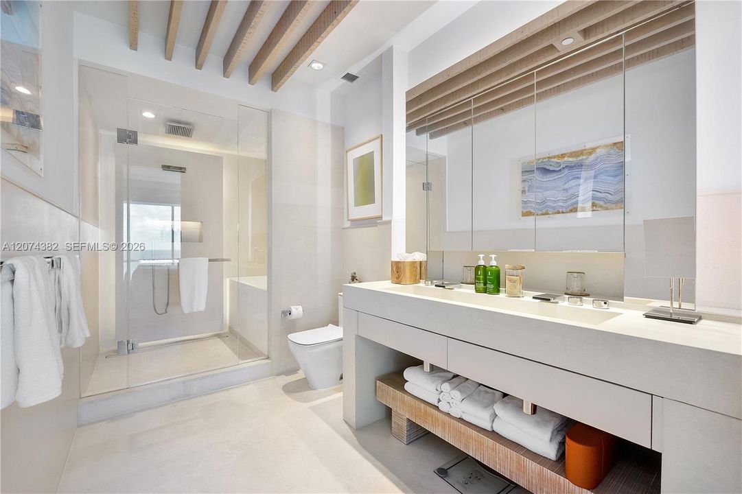 For Sale: $7,990,000 (3 beds, 3 baths, 2295 Square Feet)