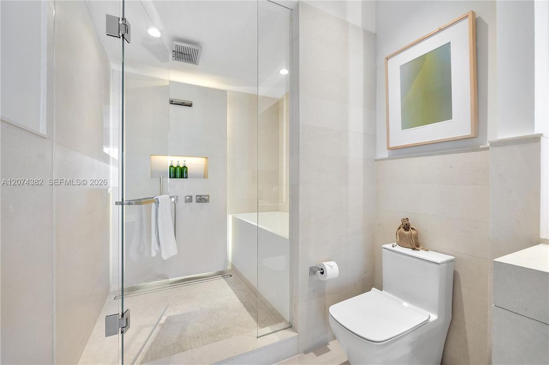 For Sale: $7,990,000 (3 beds, 3 baths, 2295 Square Feet)