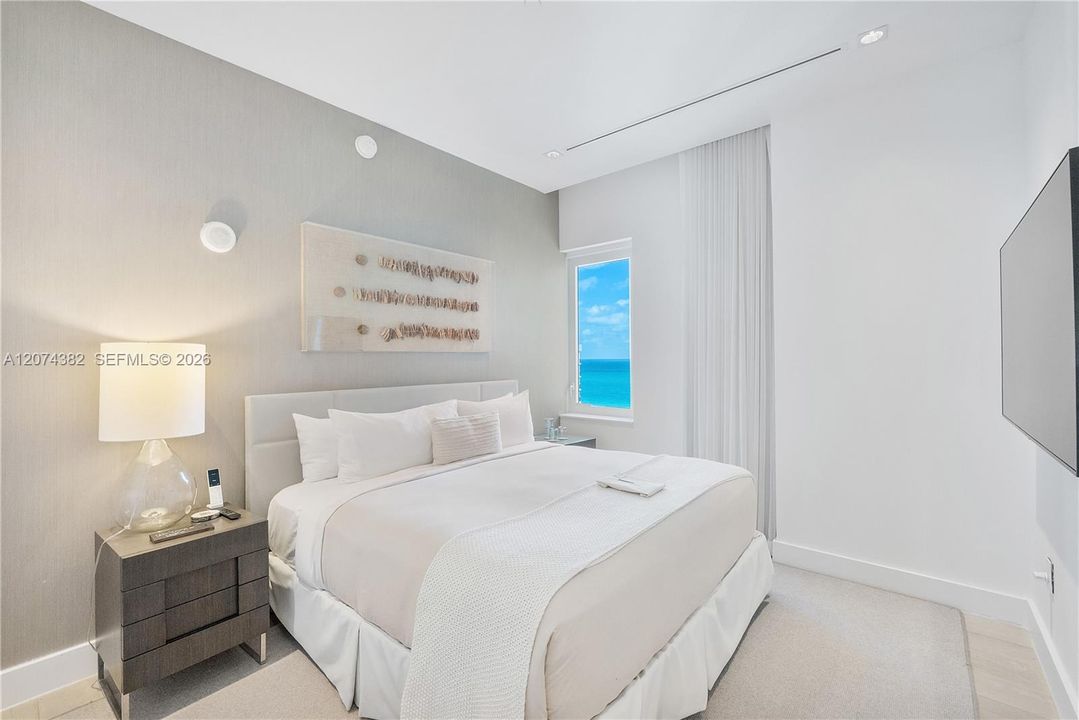 For Sale: $7,990,000 (3 beds, 3 baths, 2295 Square Feet)