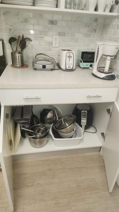 For Rent: $2,350 (1 beds, 1 baths, 762 Square Feet)