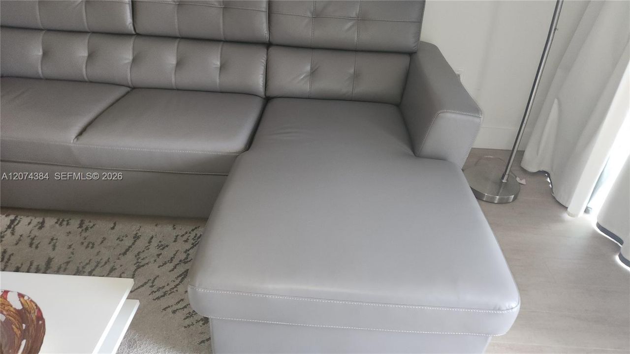 For Rent: $2,350 (1 beds, 1 baths, 762 Square Feet)