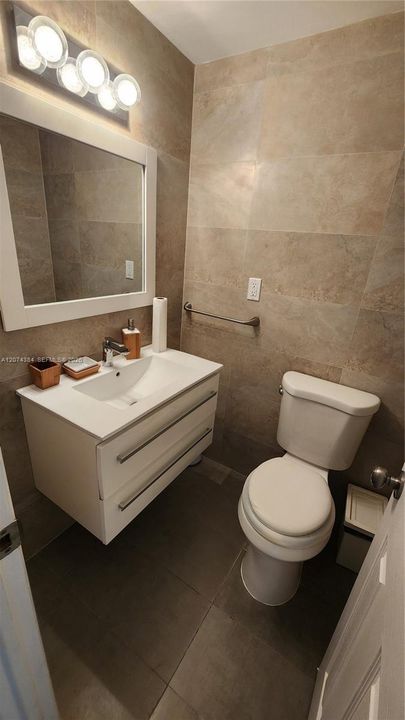 For Rent: $2,350 (1 beds, 1 baths, 762 Square Feet)