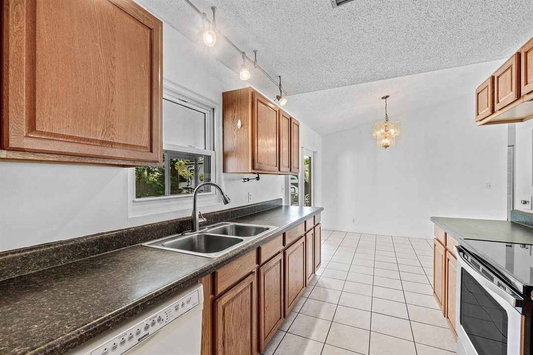 015-7442CanalDrive-FL-33467-SMALL