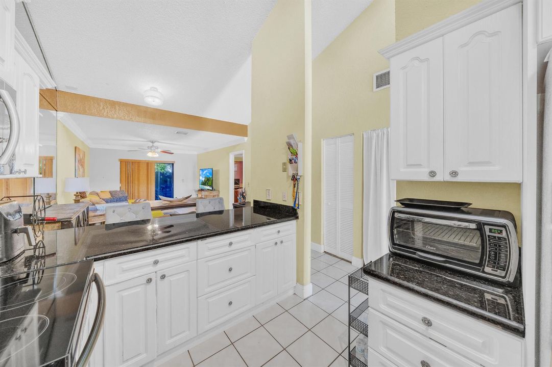19 Kitchen