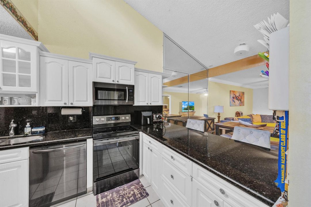 6 Kitchen (2)