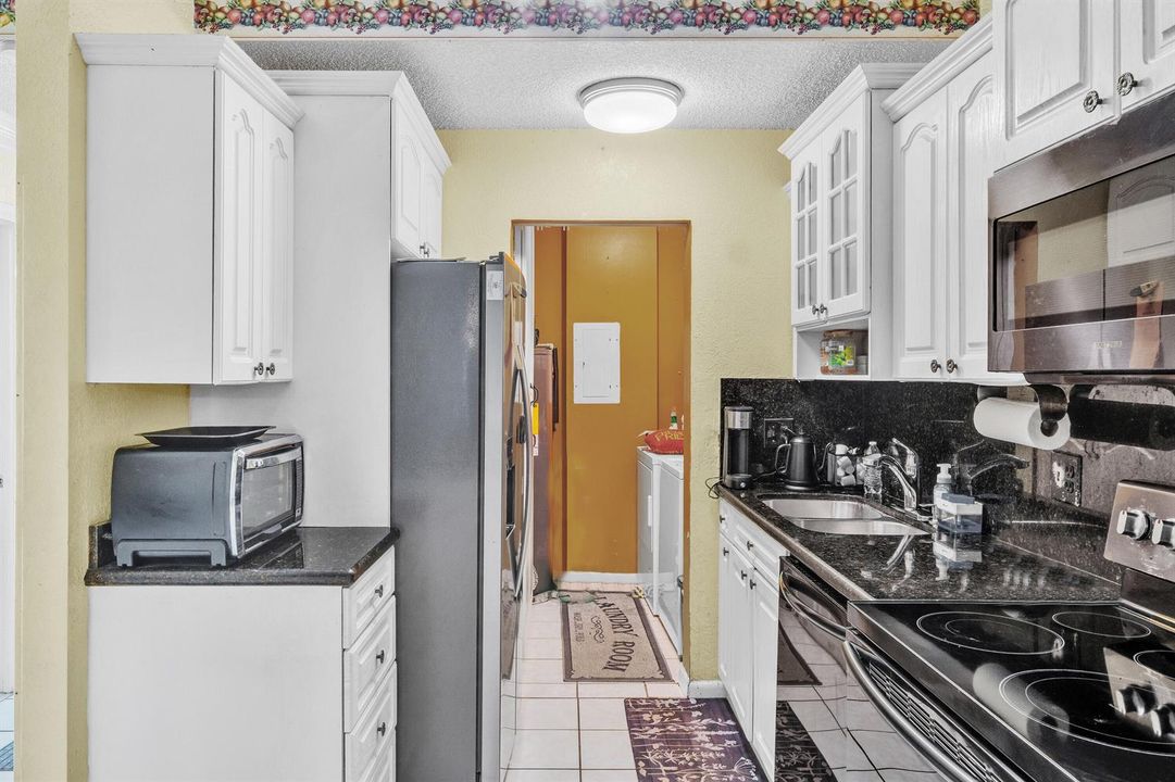 17 Kitchen (2)