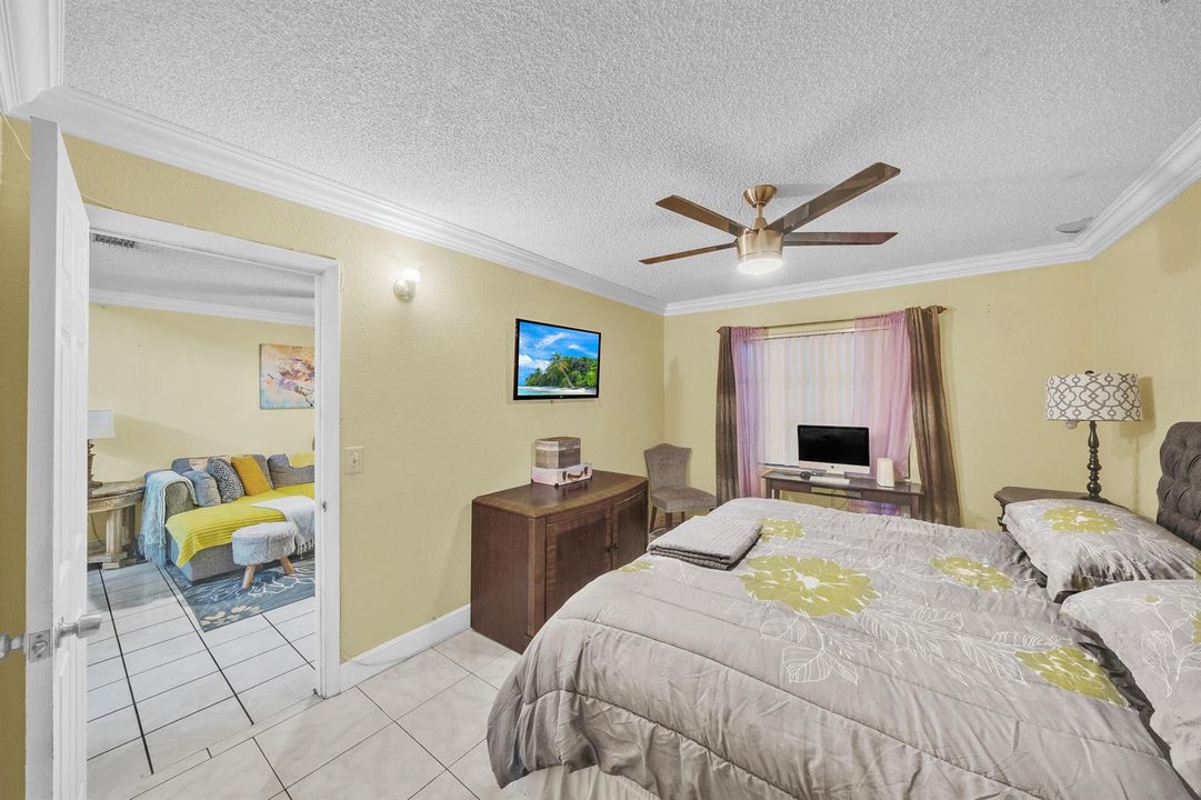 15 Primary Bedroom