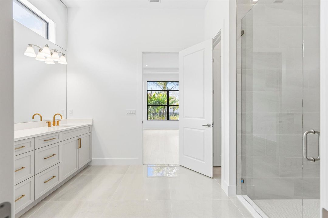 Owner's Bath
