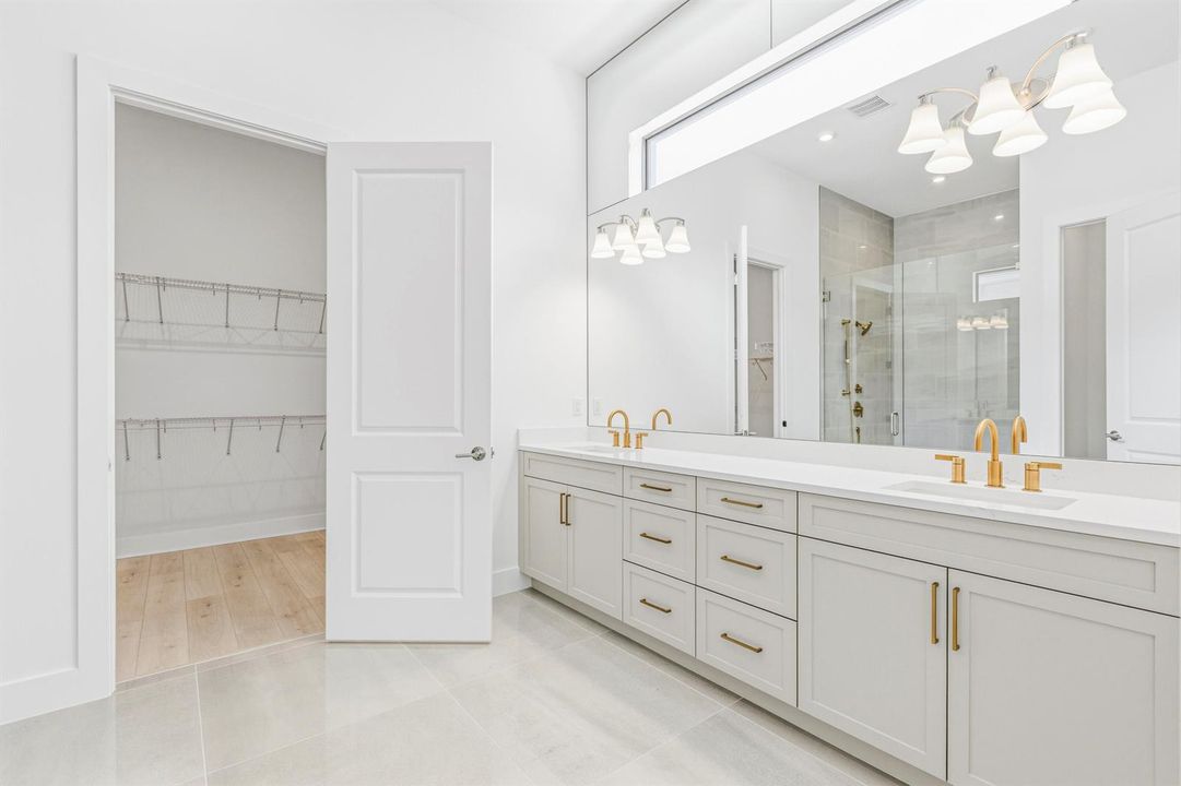 Owner's Bath