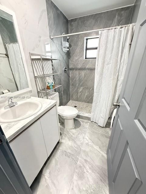 For Rent: $3,700 (5 beds, 2 baths, 1800 Square Feet)
