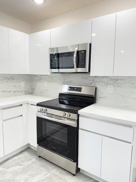 For Rent: $3,700 (5 beds, 2 baths, 1800 Square Feet)