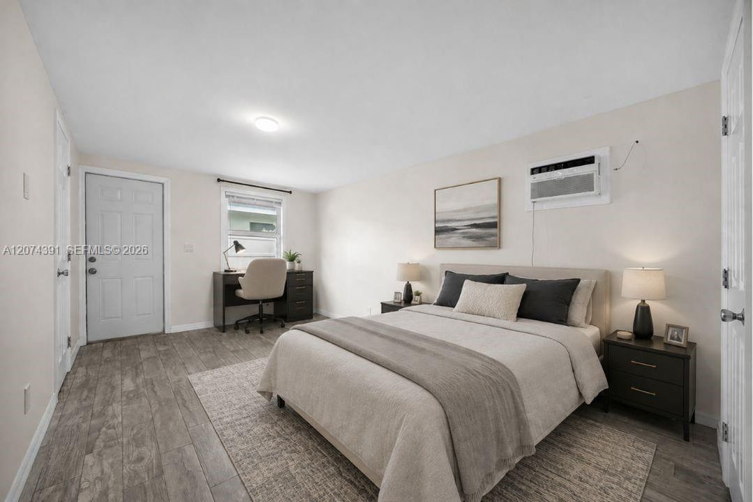 For Rent: $1,350 (0 beds, 1 baths, 290 Square Feet)