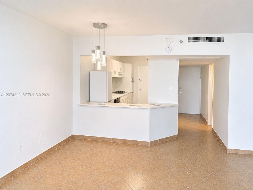 En Venta: $385,000 (0 camas, 1 baños, 565 Pies cuadrados)