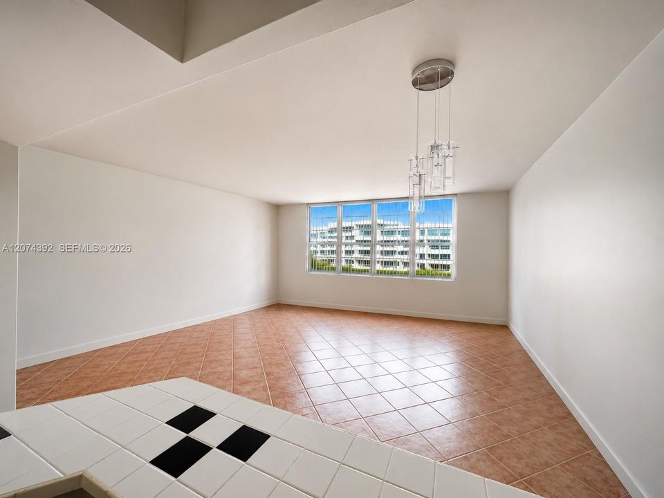 En Venta: $385,000 (0 camas, 1 baños, 565 Pies cuadrados)