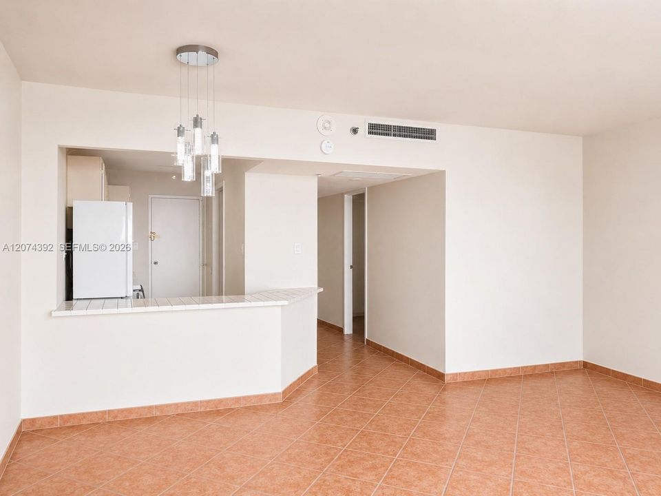 En Venta: $385,000 (0 camas, 1 baños, 565 Pies cuadrados)
