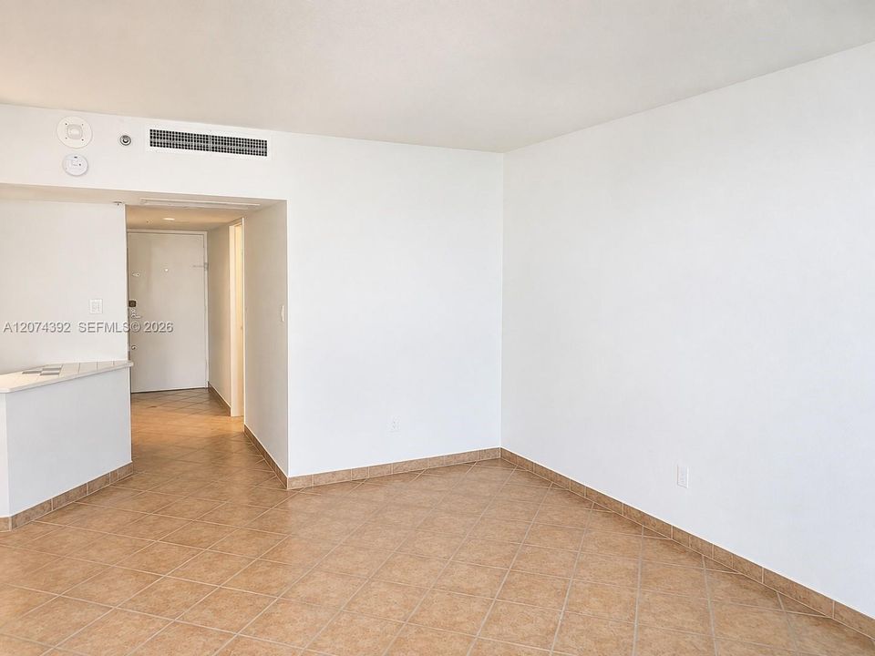 En Venta: $385,000 (0 camas, 1 baños, 565 Pies cuadrados)