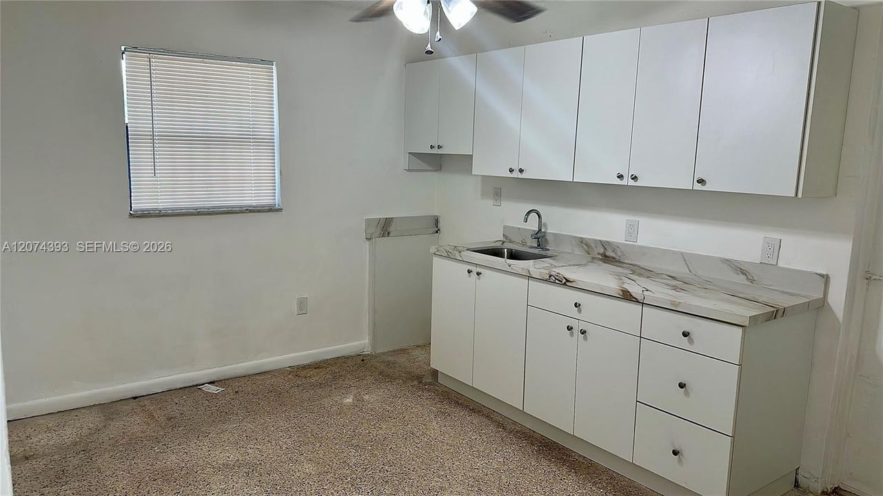 For Rent: $1,650 (2 beds, 1 baths, 800 Square Feet)