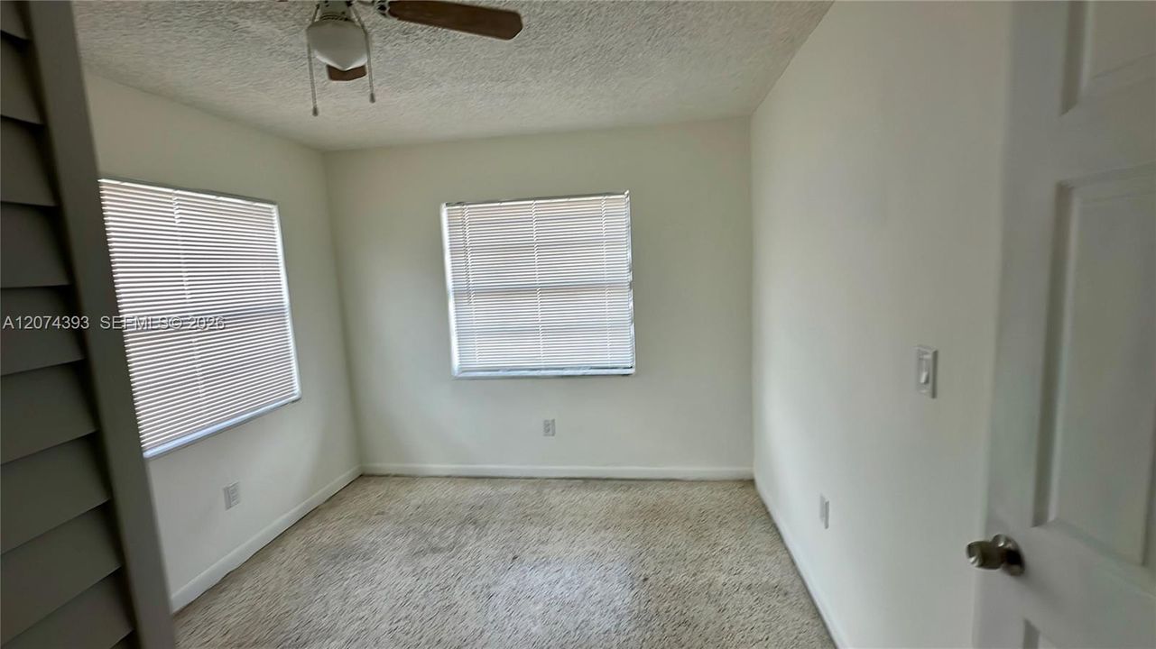 For Rent: $1,650 (2 beds, 1 baths, 800 Square Feet)