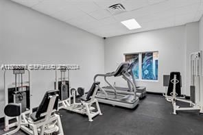 For Rent: $3,650 (1 beds, 1 baths, 896 Square Feet)