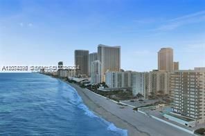 For Rent: $3,650 (1 beds, 1 baths, 896 Square Feet)