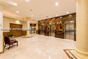 For Rent: $3,650 (1 beds, 1 baths, 896 Square Feet)