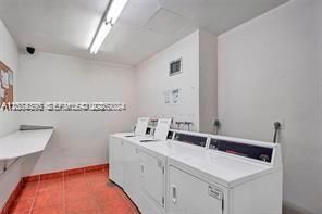 For Rent: $3,650 (1 beds, 1 baths, 896 Square Feet)