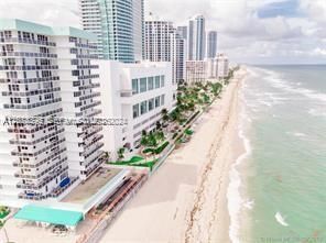 For Rent: $3,650 (1 beds, 1 baths, 896 Square Feet)