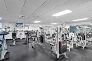 For Rent: $3,650 (1 beds, 1 baths, 896 Square Feet)