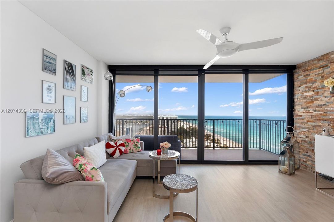 For Rent: $4,000 (2 beds, 2 baths, 1050 Square Feet)