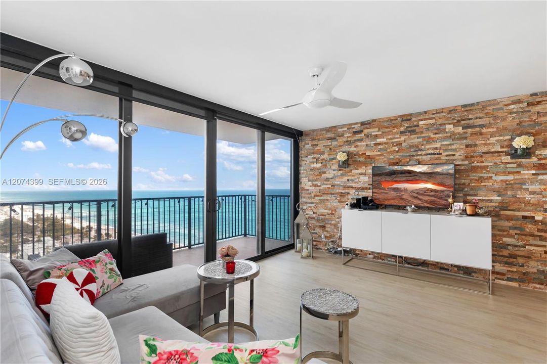 For Rent: $4,000 (2 beds, 2 baths, 1050 Square Feet)