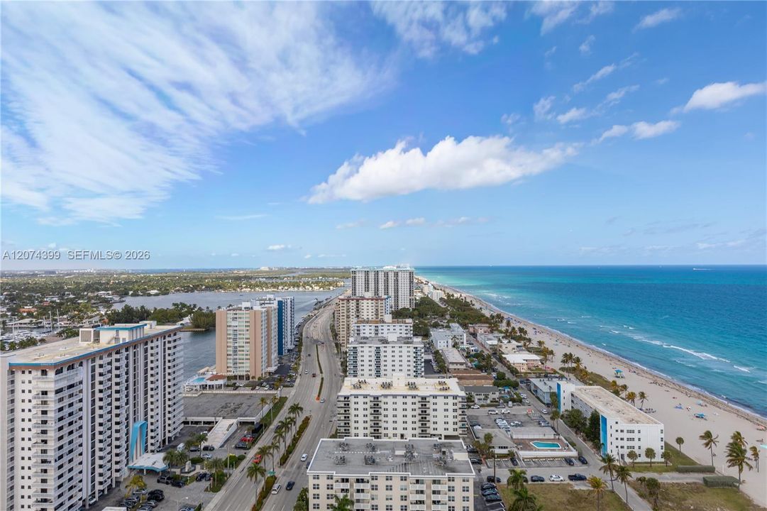 For Rent: $4,000 (2 beds, 2 baths, 1050 Square Feet)