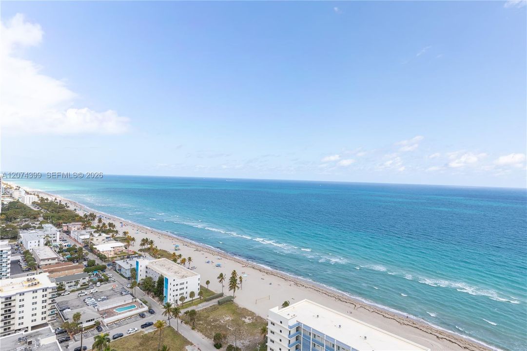 For Rent: $4,000 (2 beds, 2 baths, 1050 Square Feet)