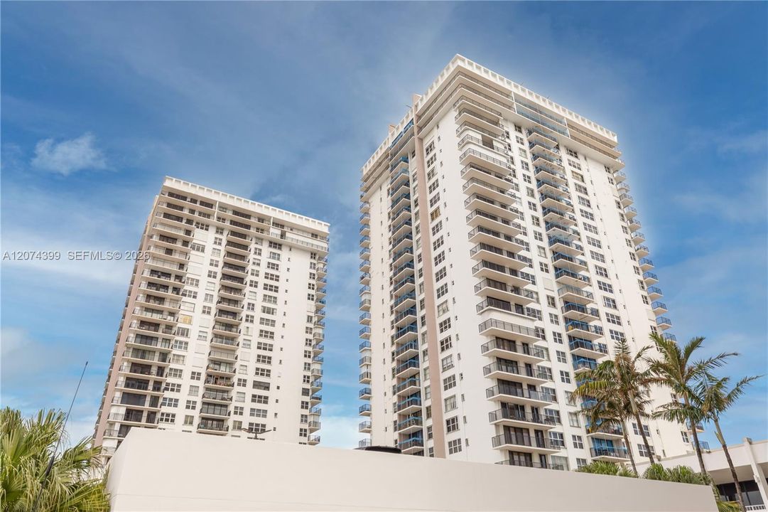 For Rent: $4,000 (2 beds, 2 baths, 1050 Square Feet)