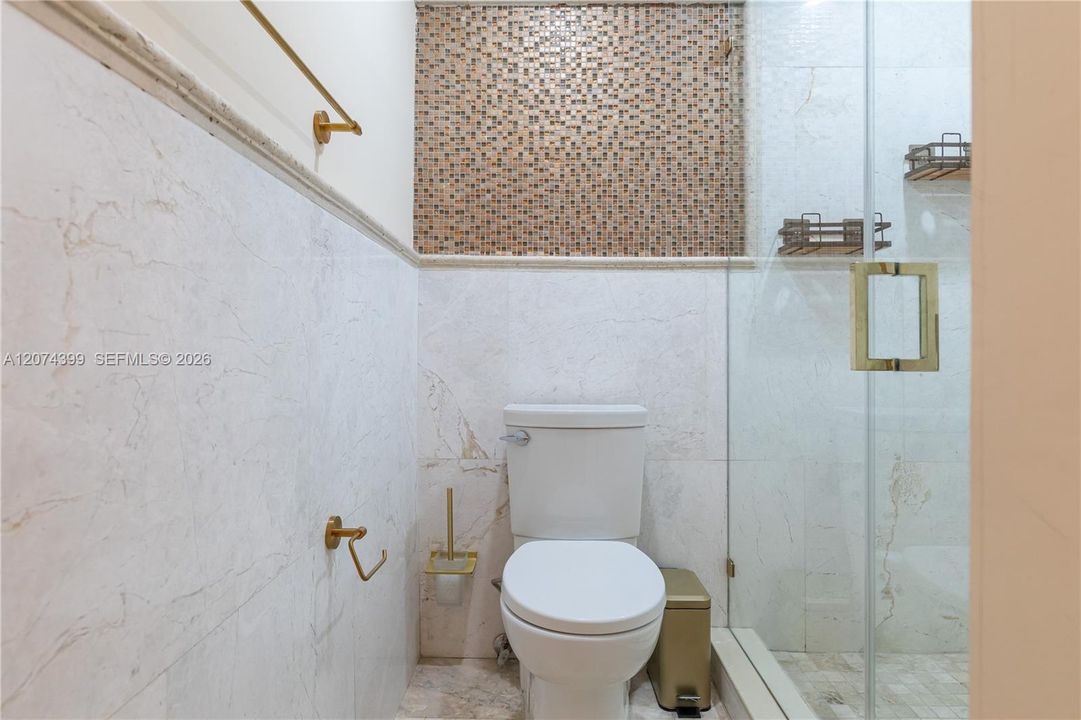 For Rent: $4,000 (2 beds, 2 baths, 1050 Square Feet)