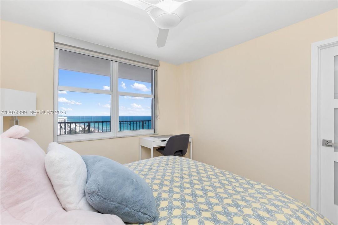 For Rent: $4,000 (2 beds, 2 baths, 1050 Square Feet)