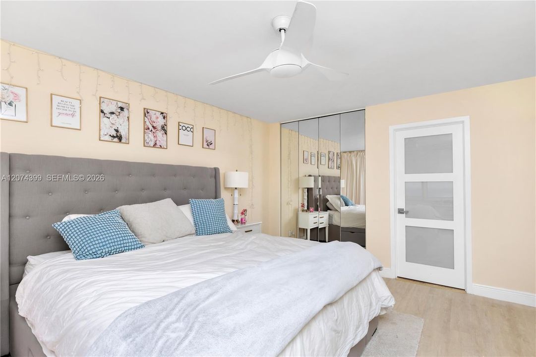 For Rent: $4,000 (2 beds, 2 baths, 1050 Square Feet)