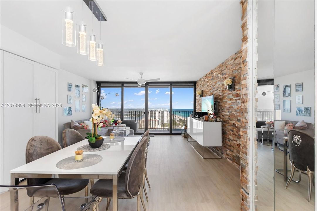 For Rent: $4,000 (2 beds, 2 baths, 1050 Square Feet)