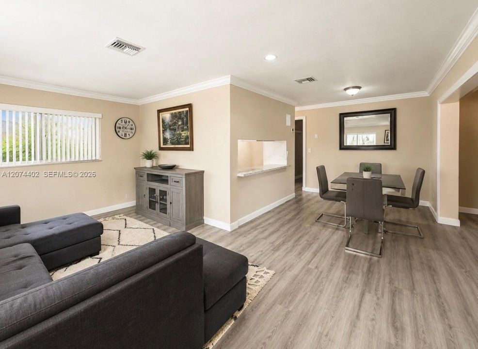 For Sale: $399,999 (3 beds, 2 baths, 1413 Square Feet)